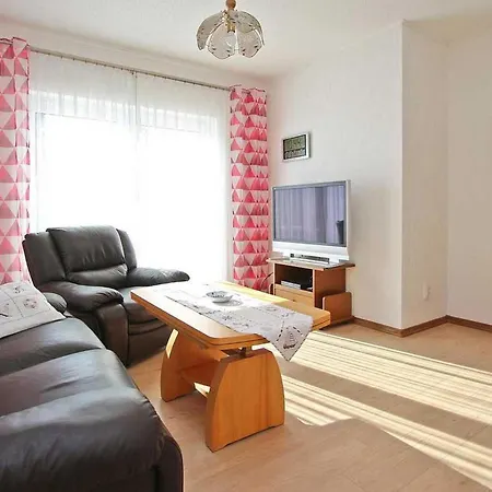 Cozy In With Kitchen Apartment Wesenberg